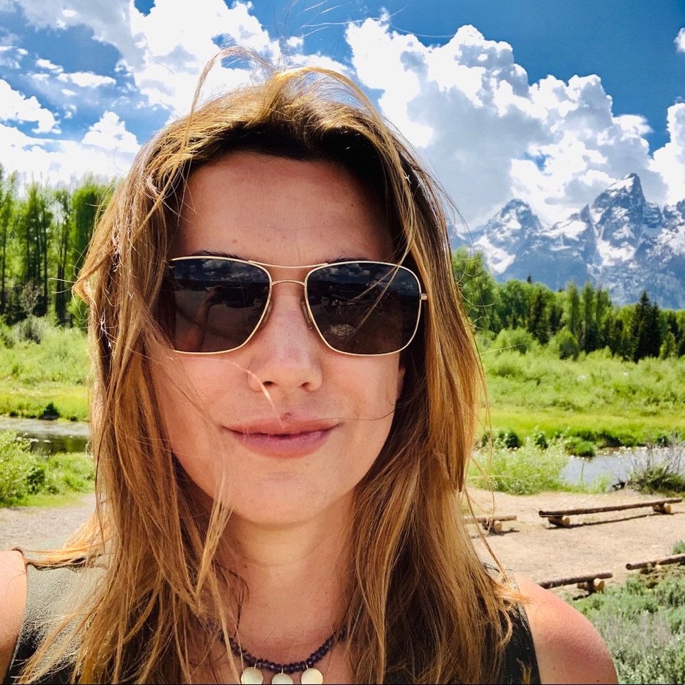 Meet your Posher, Ana maria